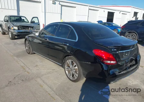 2018 Mercedes-Benz C 300 z USA, uszkodzony, nr VIN WDDWF4JB1JR322956
